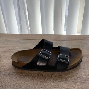 Birkenstocks used! Ok condition. Black/slip on size 7.5. Original brand